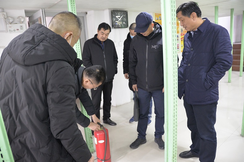 缩小.2021-1-27上午牡丹区纪委监委到牡丹区图书馆督导安全生产工作 (13).jpg