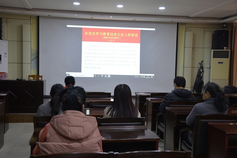 缩小.2021-4-13上午牡丹区图书馆组织学习“习近平总书记在党史学习教育动员大会上的讲话” (1).jpg