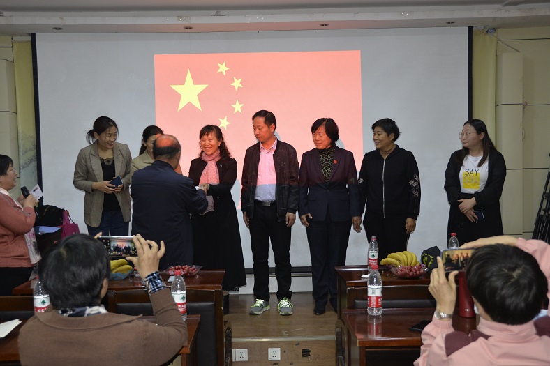 缩小.2021-4-29下午菏泽市儒学研究会会员证颁发仪式暨2021菏泽读经教育研讨会 (18).jpg