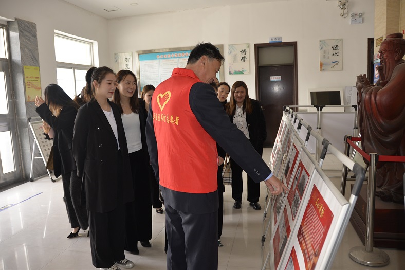 缩小.2021-4-30 纪念五四运动挂画展 (10).jpg