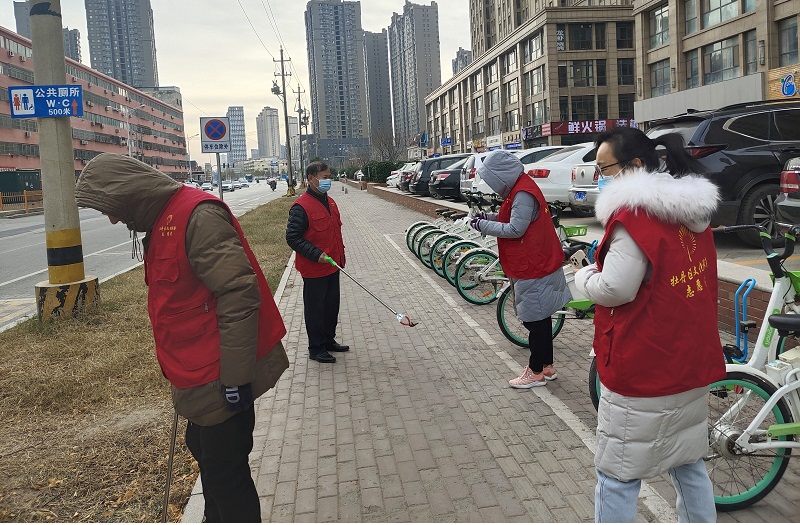 压缩.2021-12-18牡丹区文化和旅游组织志愿者到南城双阳社区开展“暖冬”志愿服务活动 (3).jpg