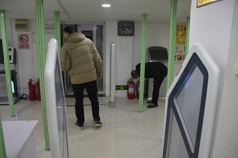 压缩.牡丹区图书馆开展节前消防安全检查及演练活动 (5).jpg