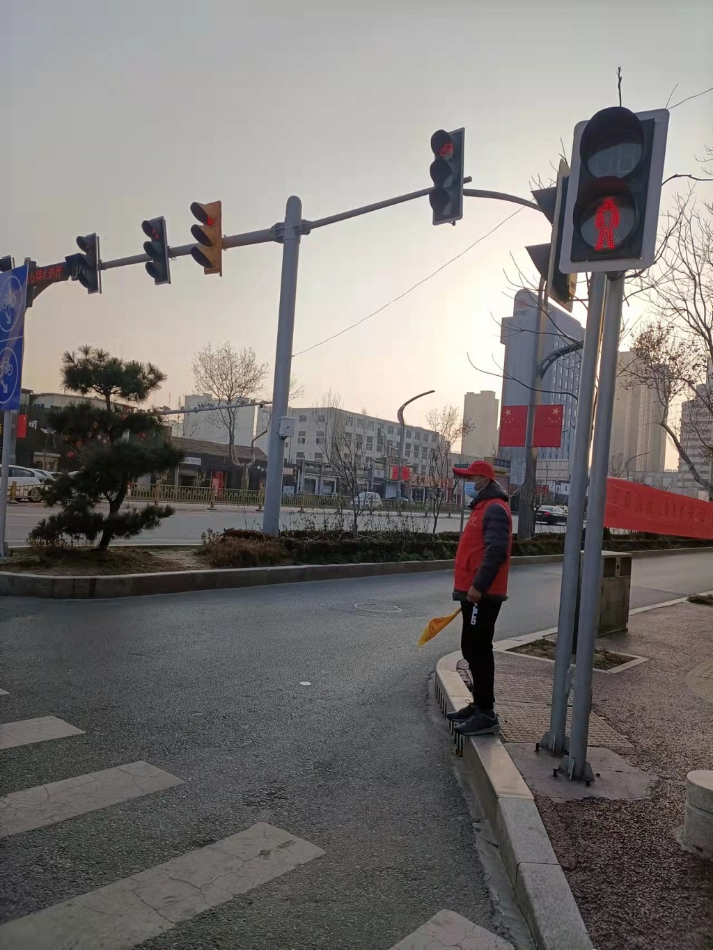 压缩.2022-2-25下午文明交通志愿服务_中华解放路口_与文旅局调换 (4).jpg