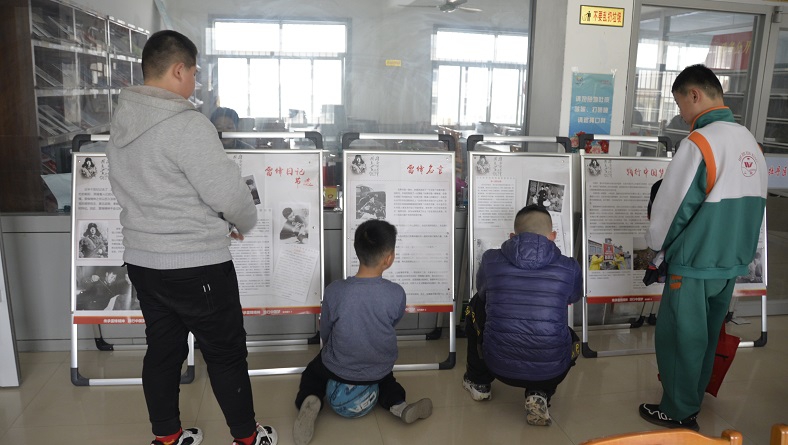压缩.2022-3-6“传承雷锋精神 践行中国梦”学雷锋纪念日主题展览 (1).jpg