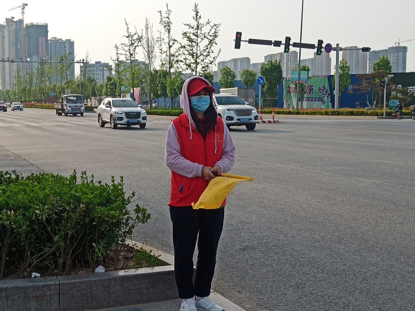 压缩.2022-4-13下午文明交通志愿服务_黄河解放路口 (4).jpg