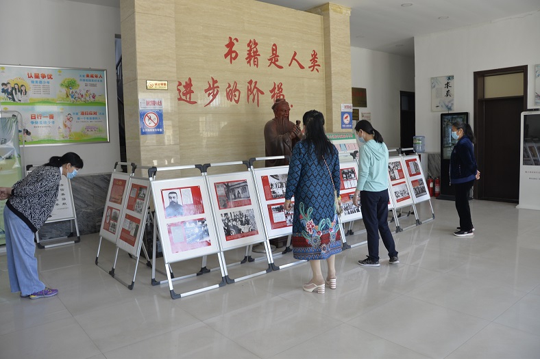 压缩.2022-5-4纪念五四运动挂图展 (6).jpg