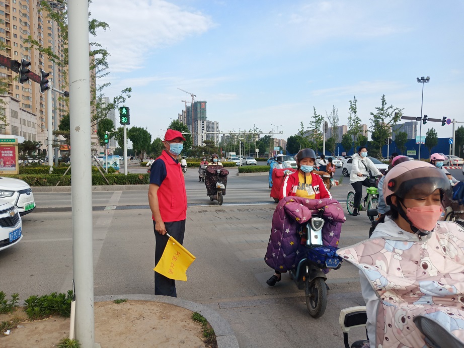 压缩.2022-5-26上午文明交通志愿服务_黄河解放路口 (6).jpg